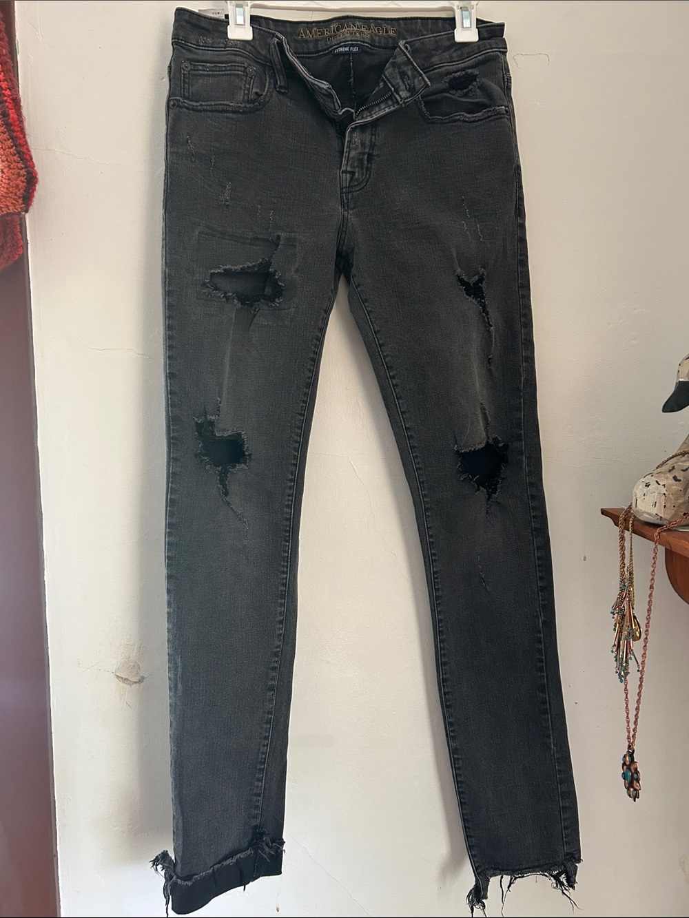 American Eagle Outfitters Black Distressed Skinny Jeans for Men or women